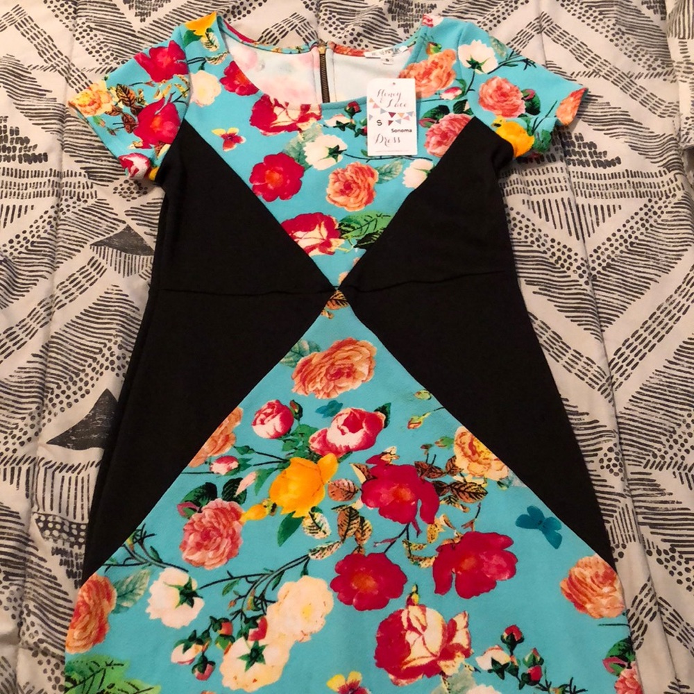 Honey and lace Sonoma dress Size small